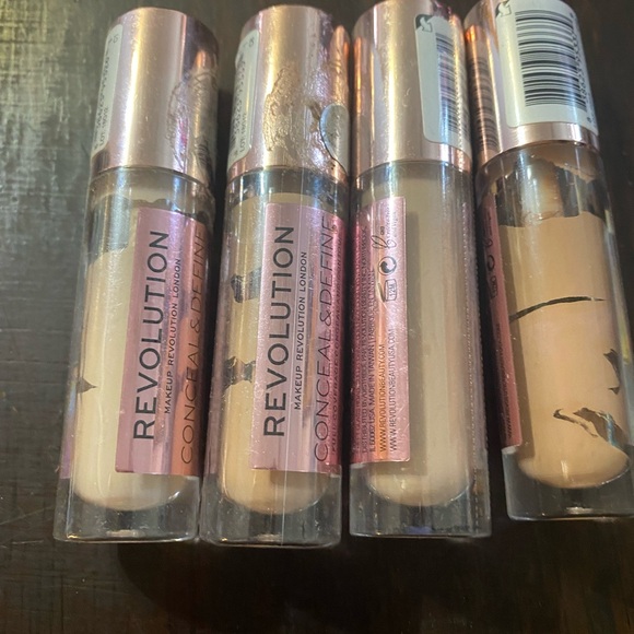 Revolution color seal and define concealer London - Picture 8 of 9